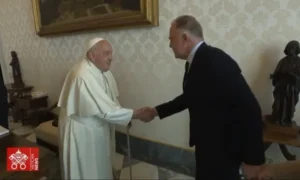 Papa Francisco recebe Governador Casagrande no Vaticano