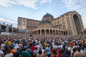 Santuário Nacional de Aparecida acolhe milhares de fiéis na primeira romaria de março
