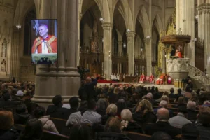 Conversões ao Catolicismo crescem nos Estados Unidos e surpreendem líderes religiosos