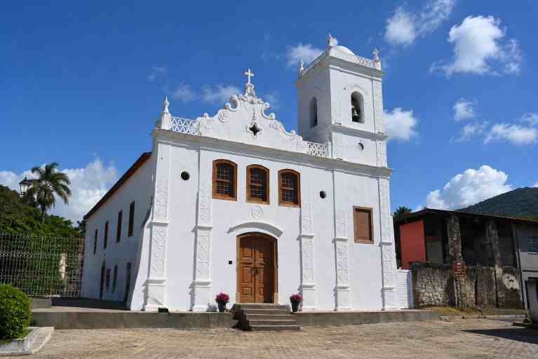Igreja histórica de Viana é reaberta