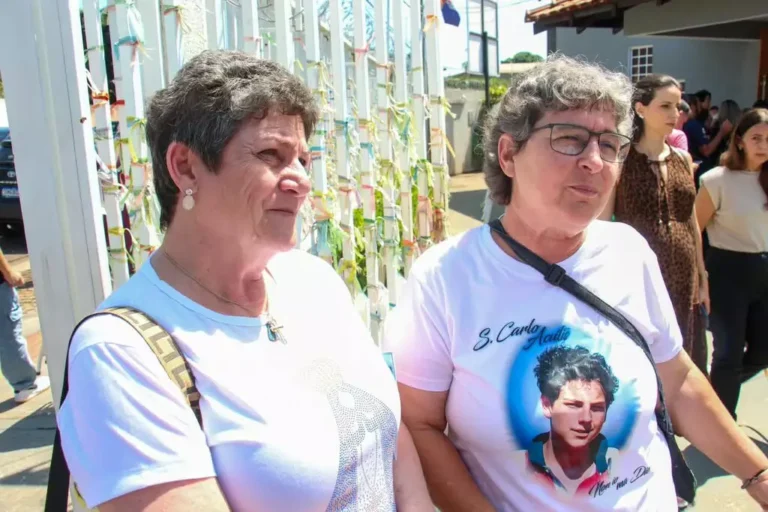 Irmãs Viajam 600 km para agradecer milagre